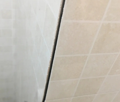 罗定瓷砖空鼓维修公司分享阳台瓷砖脱落的修复过程可以分为以下几个步骤